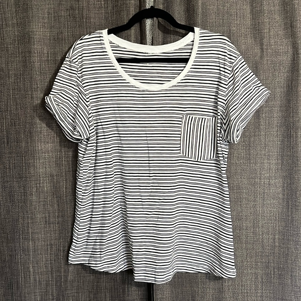 Ana black and white striped short sleeve tshirt size XL bust pocket